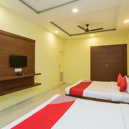 Oyo 17161 Hotel Mahalaxmi 乌贾因 外观 照片