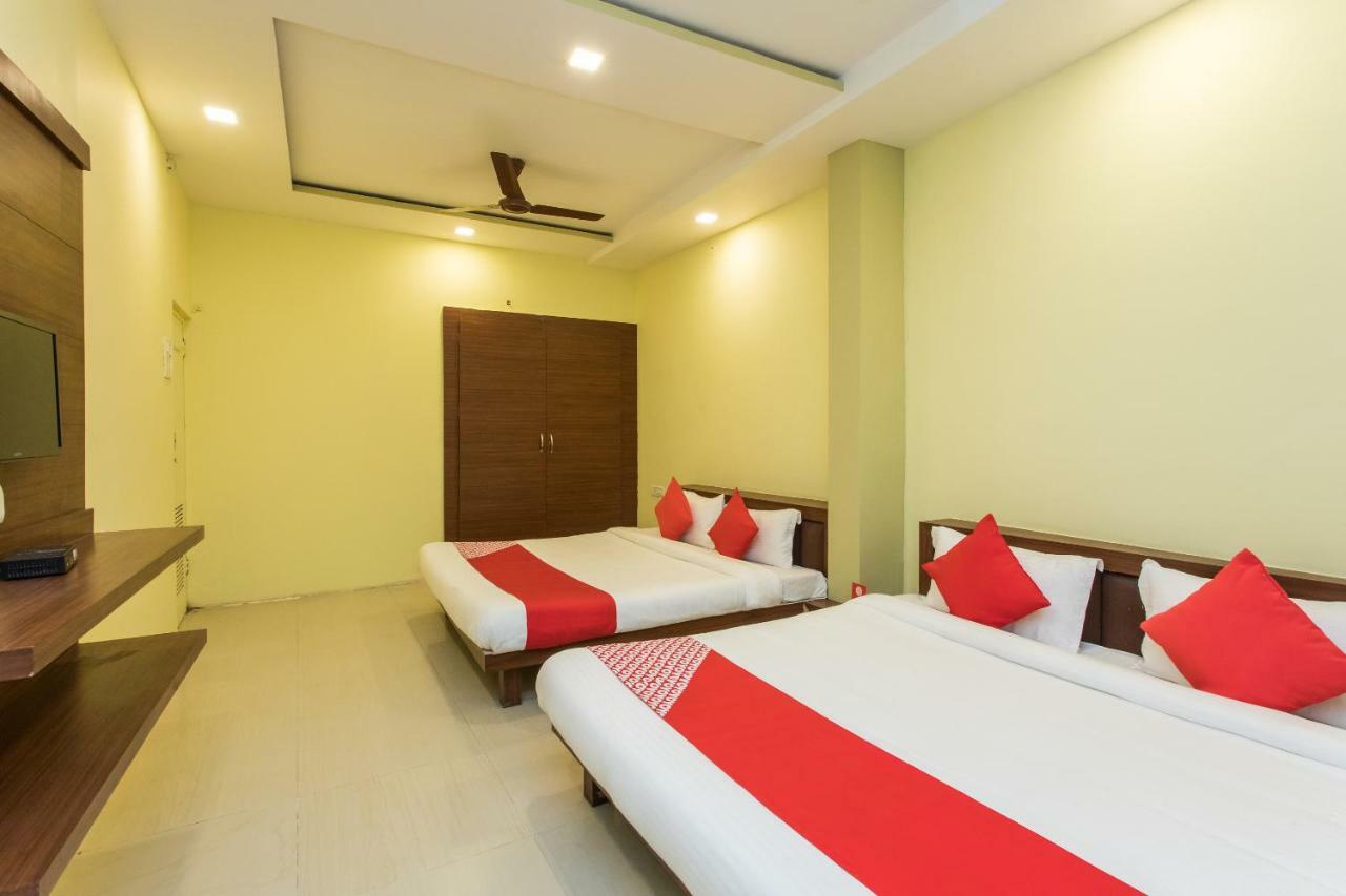 Oyo 17161 Hotel Mahalaxmi 乌贾因 外观 照片