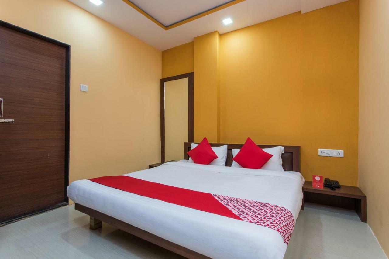 Oyo 17161 Hotel Mahalaxmi 乌贾因 外观 照片