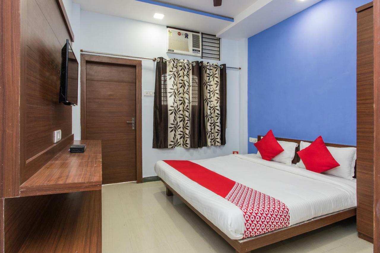 Oyo 17161 Hotel Mahalaxmi 乌贾因 外观 照片