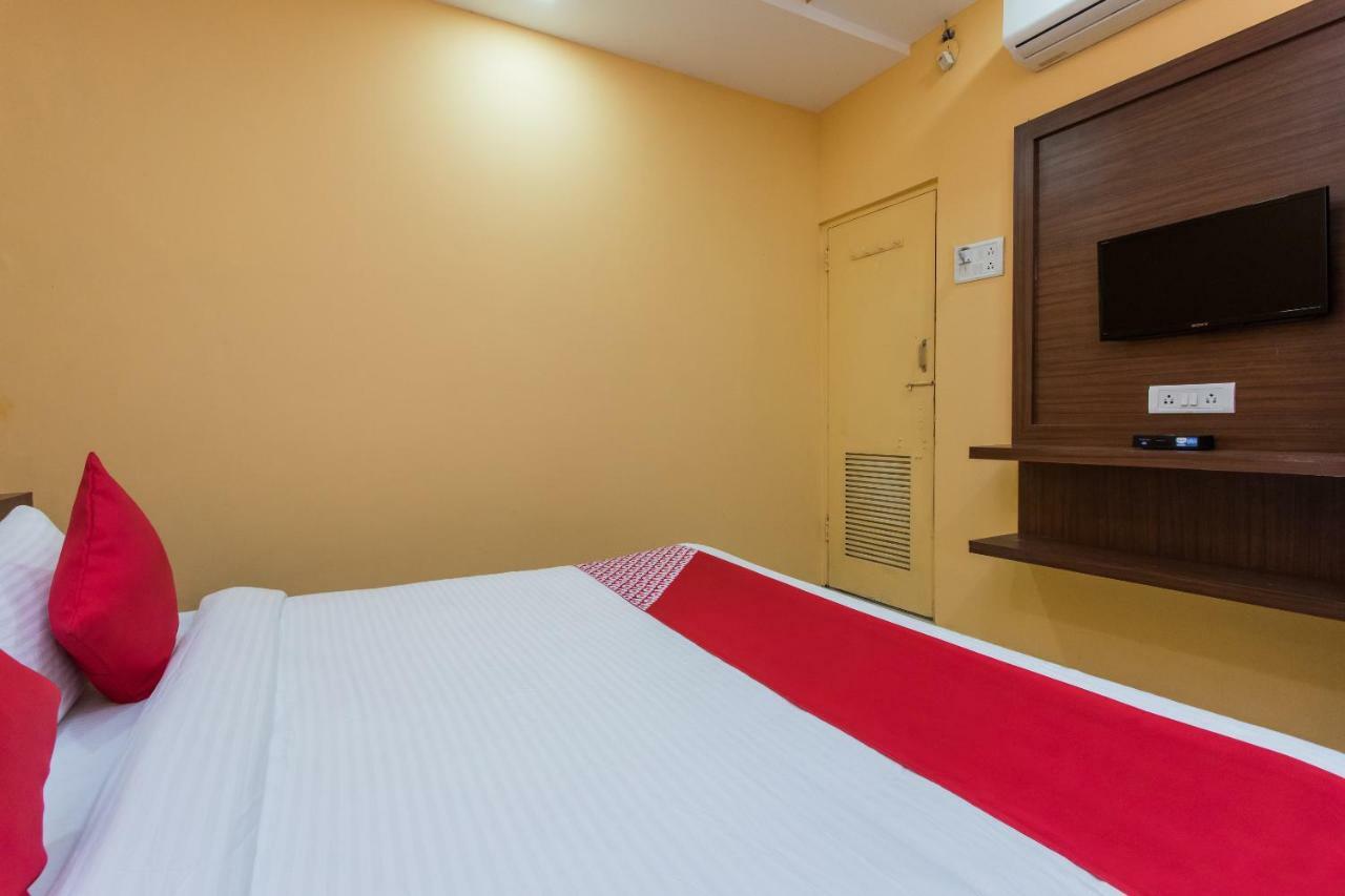 Oyo 17161 Hotel Mahalaxmi 乌贾因 外观 照片