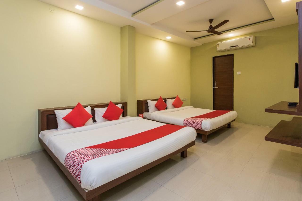 Oyo 17161 Hotel Mahalaxmi 乌贾因 外观 照片