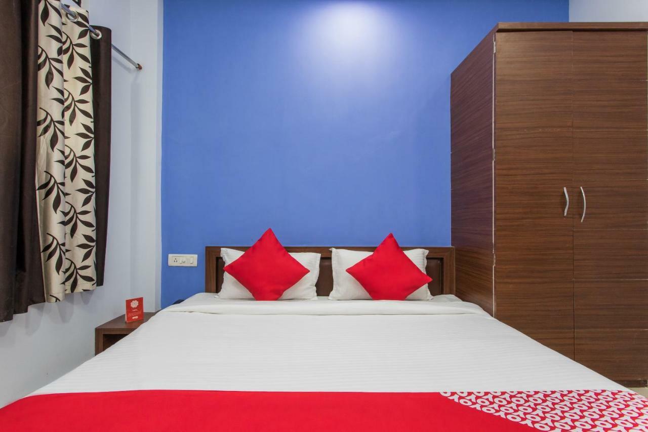 Oyo 17161 Hotel Mahalaxmi 乌贾因 外观 照片